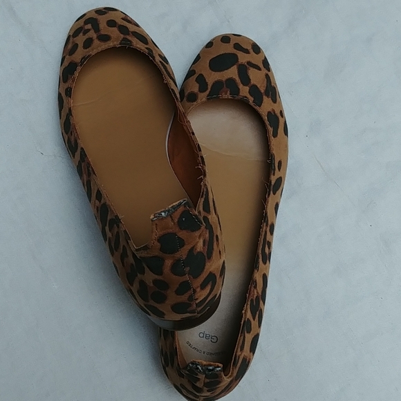 GAP Shoes - Leopard print flats